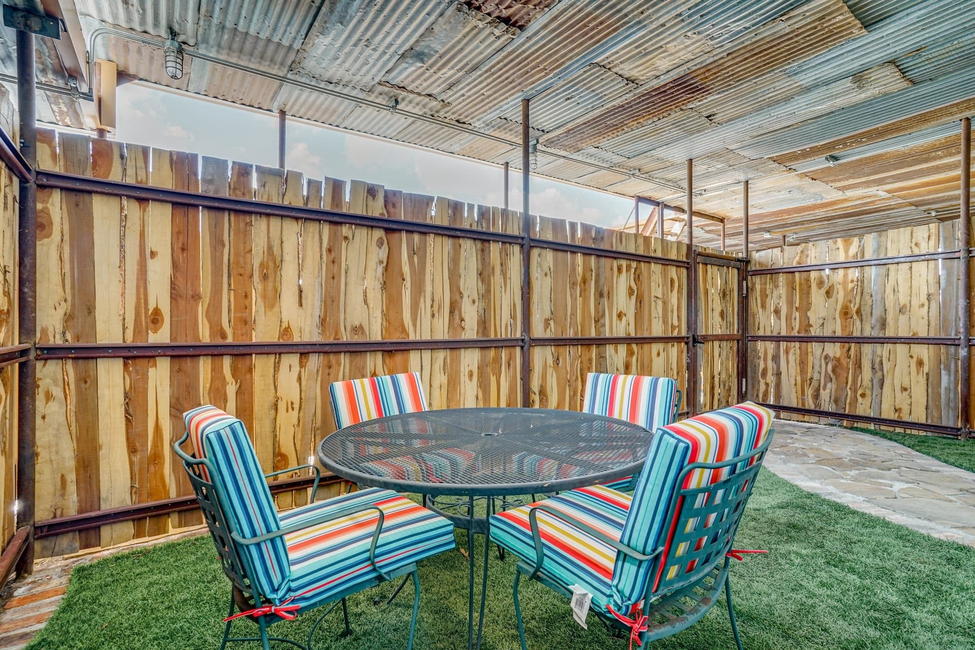 Retail/Apartments/Office – image 7